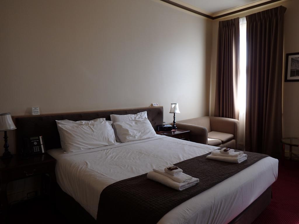 The Glenferrie Hotel Готорн Екстер'єр фото